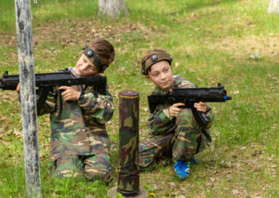 Jeu de laser game pour les enfants avec déguisement